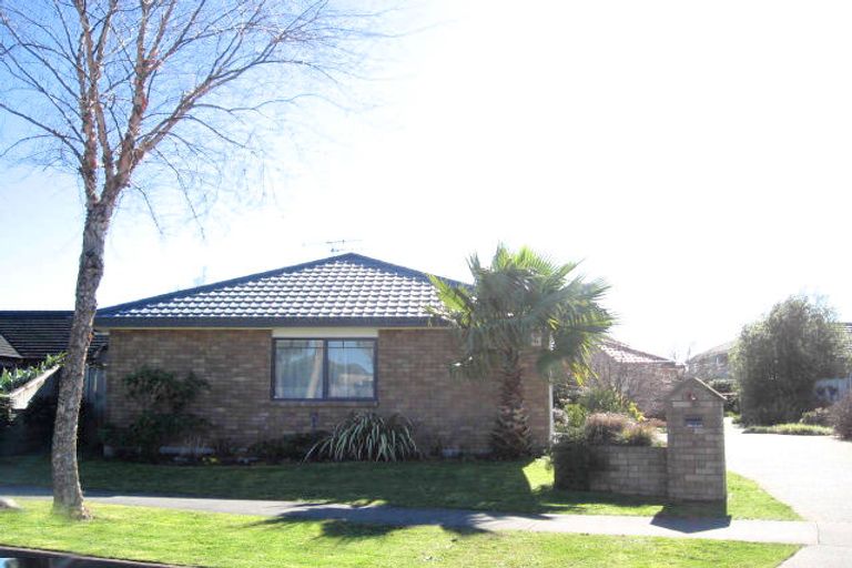 Photo of property in 4 Fendalton Drive, Rototuna, Hamilton, 3210