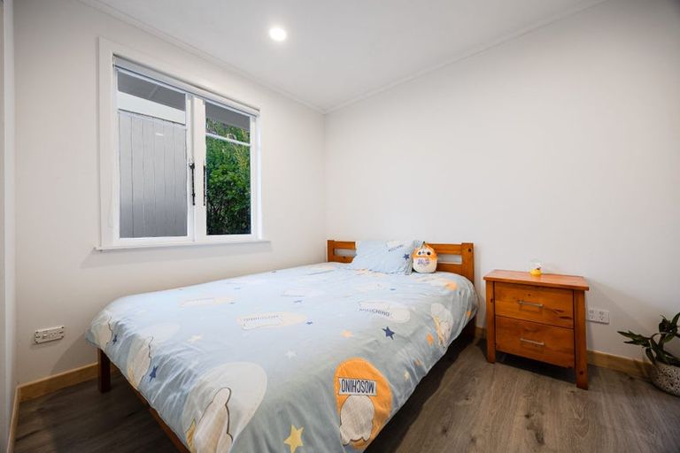 Photo of property in 40 Pupuke Road, Hillcrest, Auckland, 0627