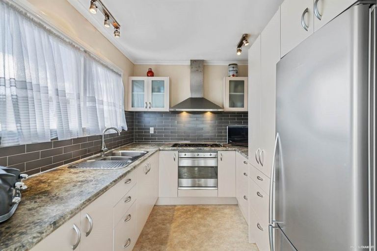 Photo of property in 5 Hazeldene Place, Opaheke, Papakura, 2113