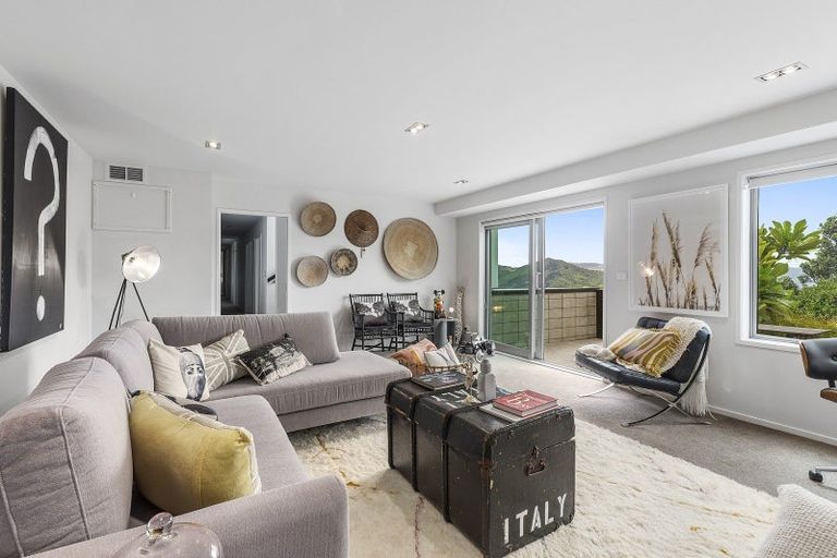 Photo of property in 24 Mewburn Rise, Karori, Wellington, 6012