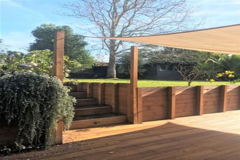 Photo of property in 19 Hartley Terrace, Massey, Auckland, 0614