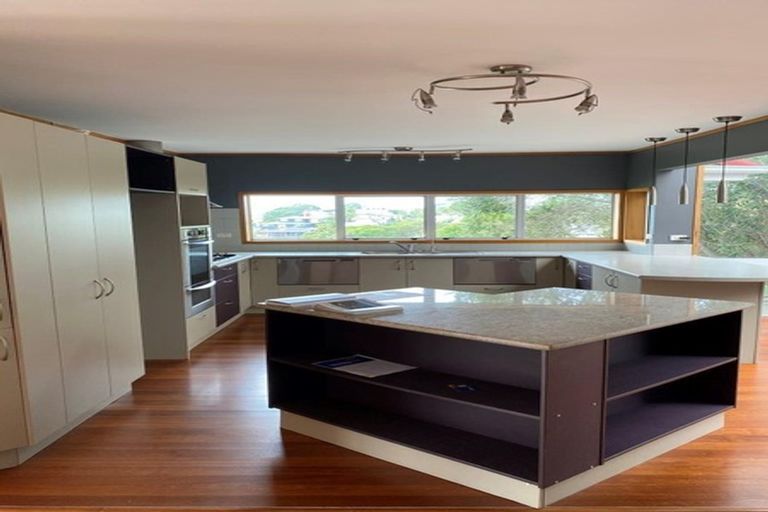 Photo of property in 10 Park Rise, Campbells Bay, Auckland, 0630