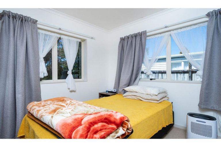 Photo of property in 27a Swanson Road, Henderson, Auckland, 0610