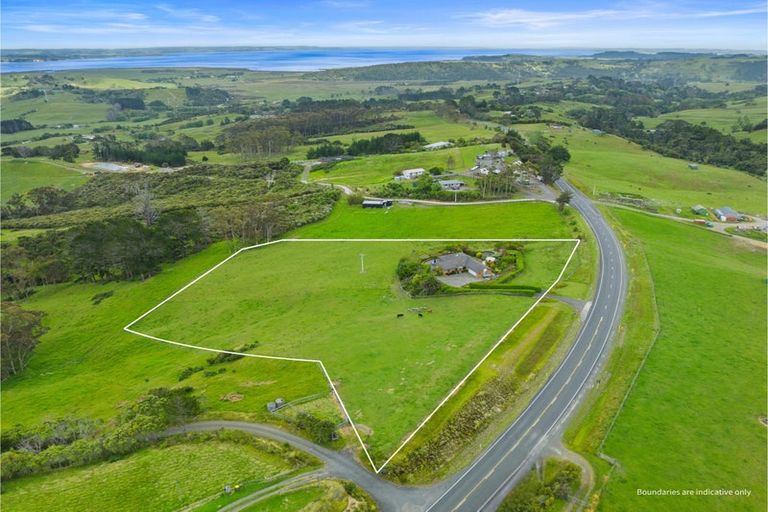 Photo of property in 1611 Kaipara Coast Highway, Kaukapakapa, 0984