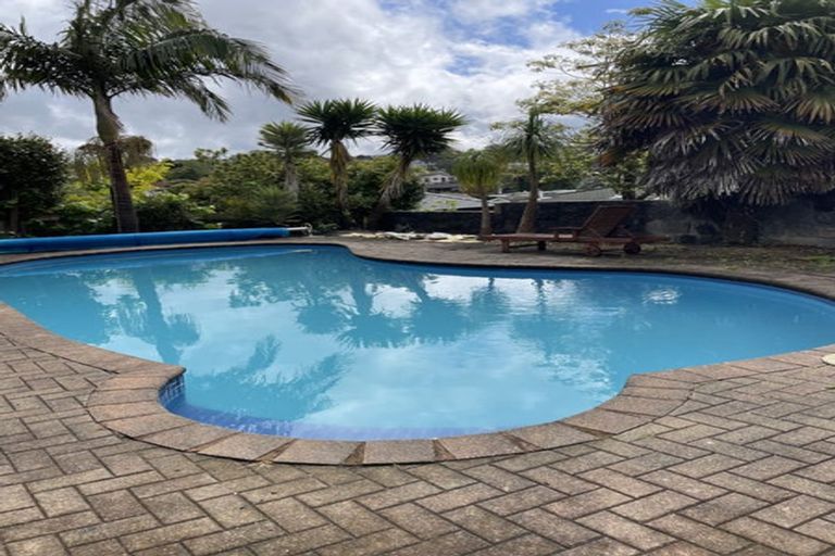 Photo of property in 5 Altair Place, Windsor Park, Auckland, 0632