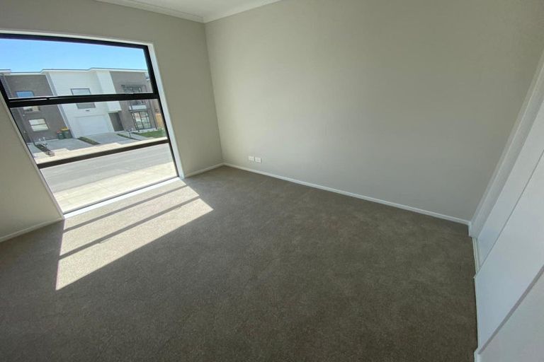 Photo of property in 10 Richard Petterd Way, Swanson, Auckland, 0614