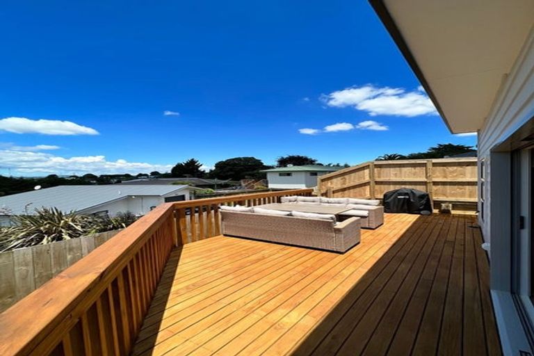 Photo of property in 78a Lincoln Park Avenue, Massey, Auckland, 0614