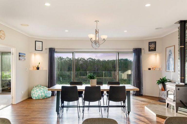 Photo of property in 92 Taiapa Valley Road, Muriwai, Waimauku, 0881