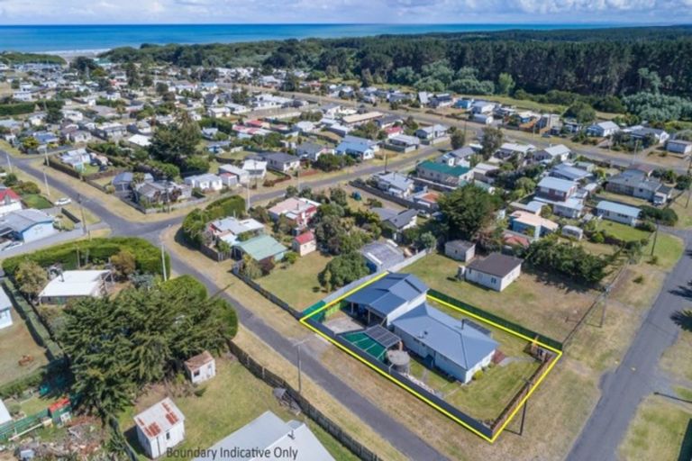 Photo of property in 12 Barling Street, Himatangi Beach, Foxton, 4891