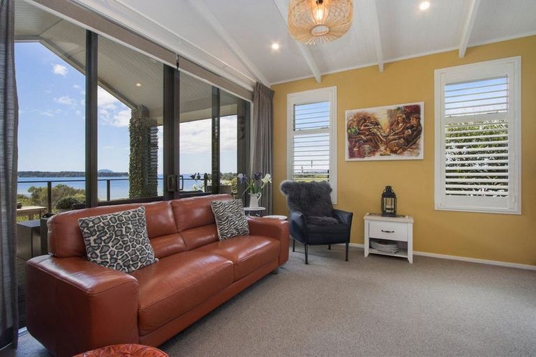 Photo of property in 49 Lakeside Terrace, Omokoroa, 3114