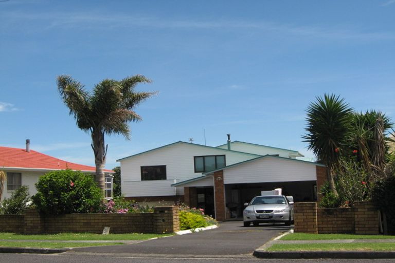 Photo of property in 37 Torkar Road, Clarks Beach, 2122