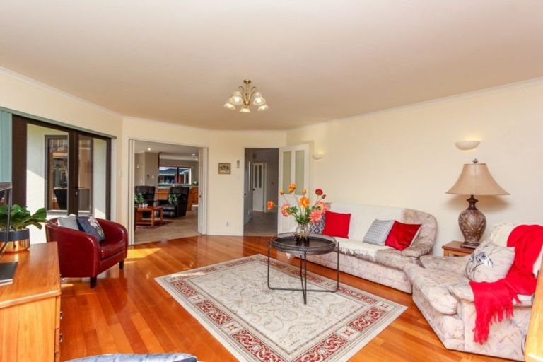 Photo of property in 7 Sandel Rise, Merrilands, New Plymouth, 4312