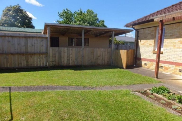 Photo of property in 2 Johnson Street, Dinsdale, Hamilton, 3204