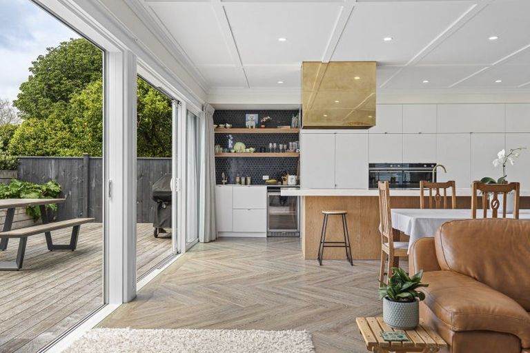 Photo of property in 33 Ballance Street, Lower Vogeltown, New Plymouth, 4310