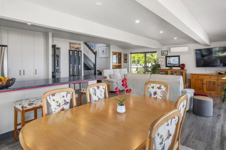 Photo of property in 31 Willow Avenue, Hannahs Bay, Rotorua, 3010