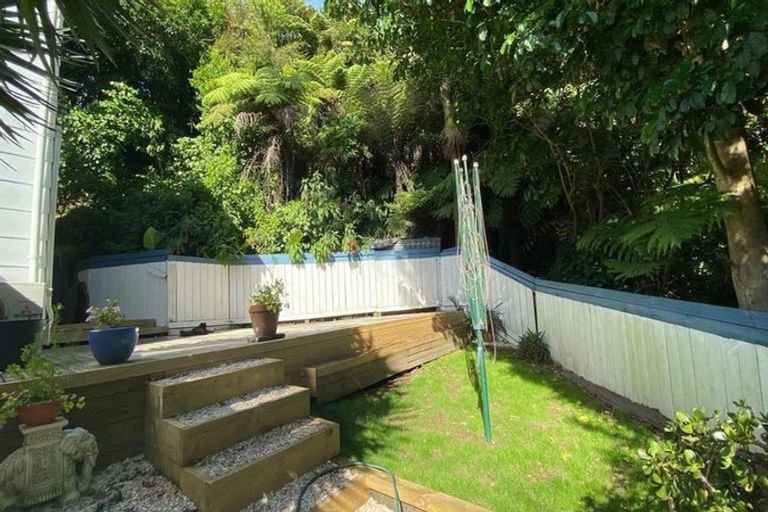 Photo of property in 2/147 Spinella Drive, Bayview, Auckland, 0629