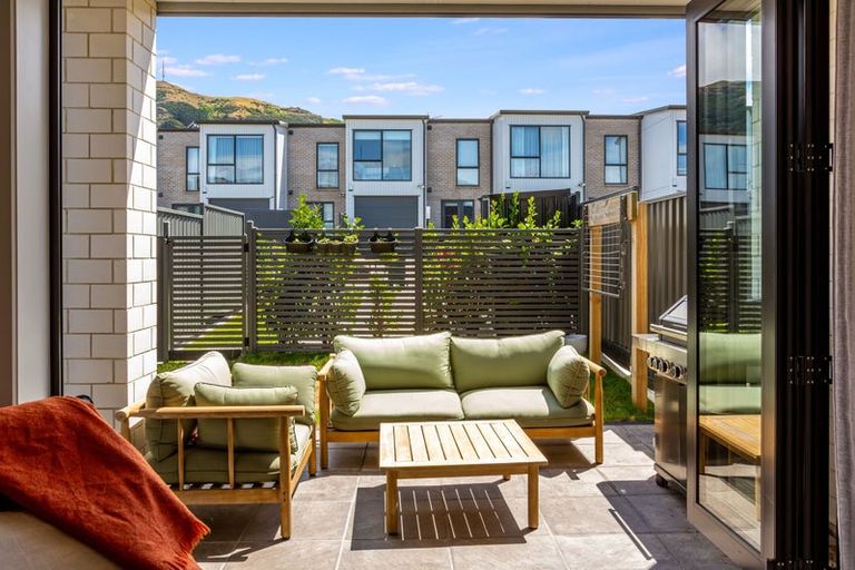 Photo of property in 11 Tokitoki Way, Kenepuru, Porirua, 5022