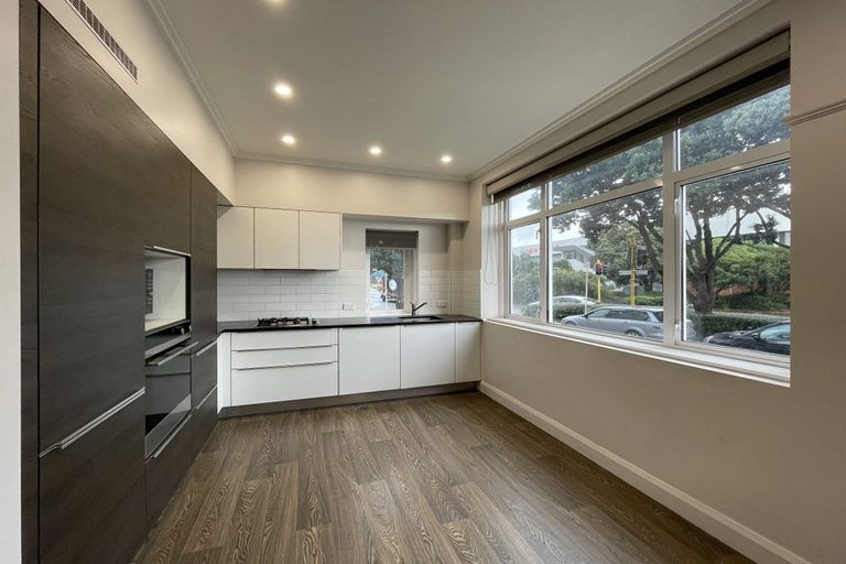 Photo of property in Fountain Court, 7/48 Oriental Parade, Oriental Bay, Wellington, 6011