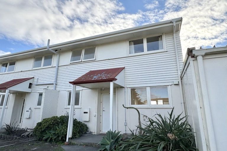 Photo of property in 12-14 York Street, Kaiti, Gisborne, 4010