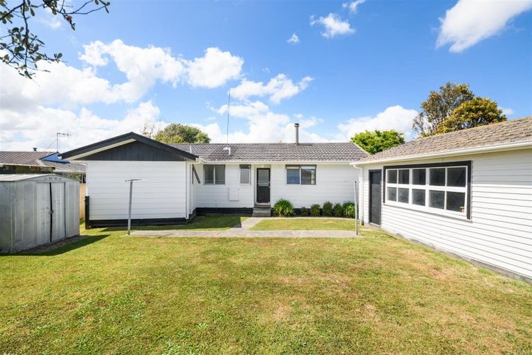 Photo of property in 24 Fergusson Street, Marton, 4710