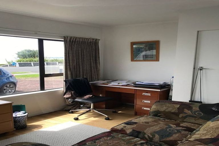 Photo of property in 47 The Esplanade, Eastern Beach, Auckland, 2012