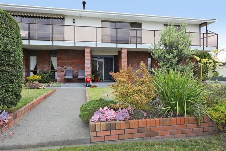 Photo of property in 2 Thurley Place, Bay View, Napier, 4104