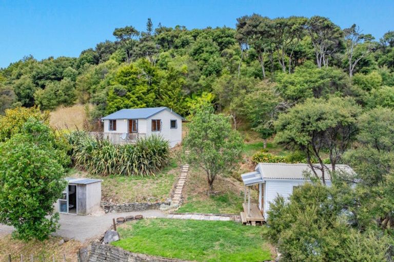 Photo of property in 379 Muriwai Road, Waimauku, 0881
