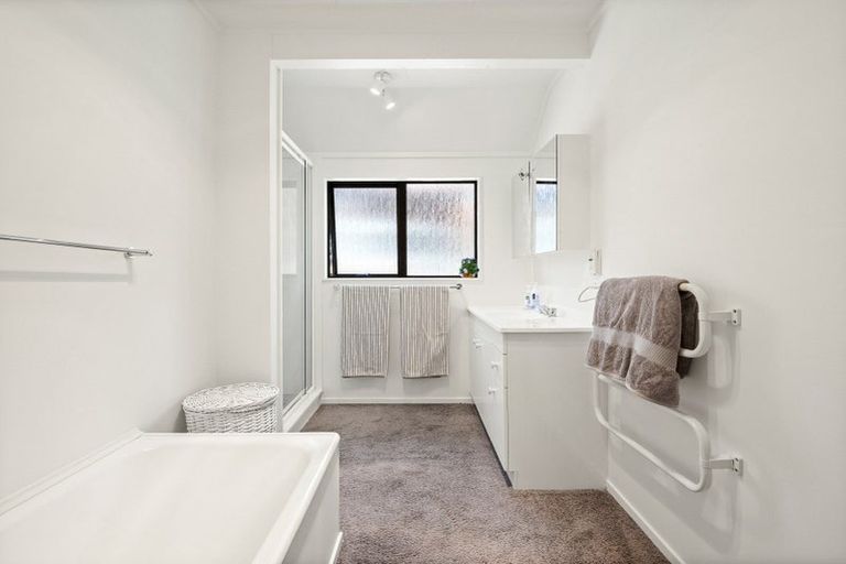 Photo of property in 97 Glenross Street, Glenross, Dunedin, 9011