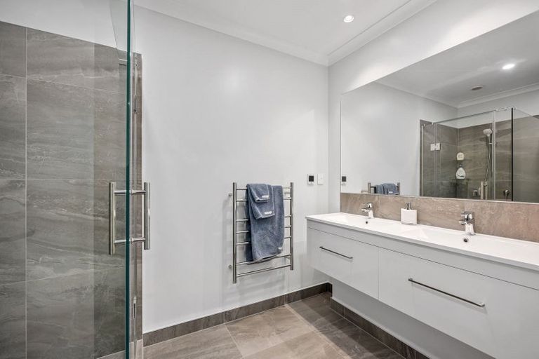 Photo of property in 134 Arran Point Parade, Orewa, 0931