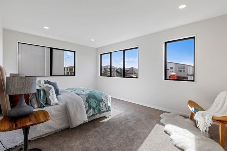 Photo of property in 45 Sunnyheights Road, Orewa, 0931