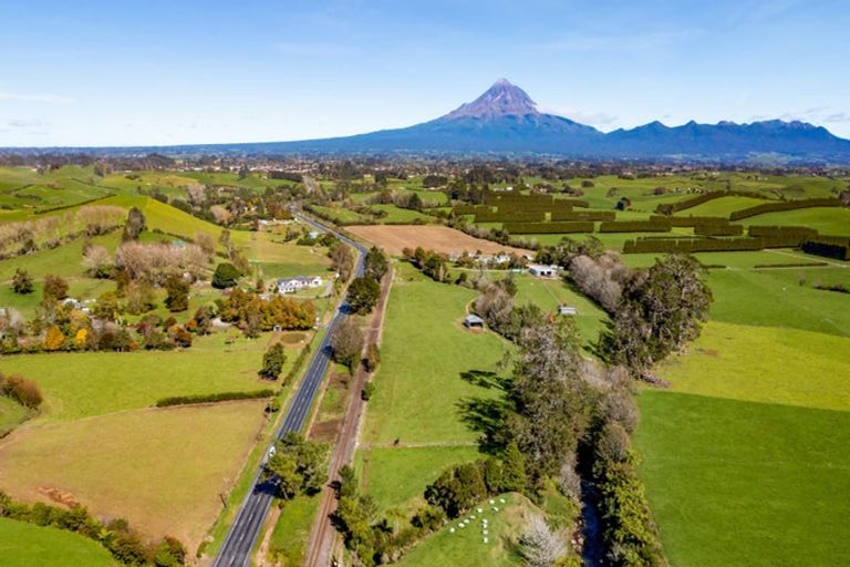 Photo of property in 1284 Mountain Road, Inglewood, 4389