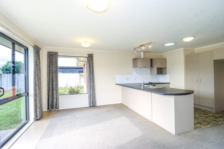 Photo of property in 17 Meridian Grove, Kelvin Grove, Palmerston North, 4414