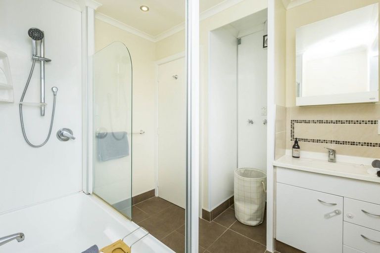 Photo of property in 3/29 Hillside Drive, Maoribank, Upper Hutt, 5018