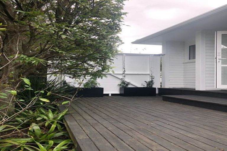 Photo of property in 29 Paragon Avenue, Beach Haven, Auckland, 0626