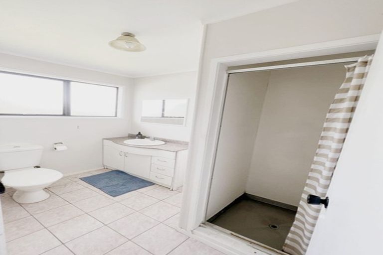 Photo of property in 28 Maugham Drive, Bucklands Beach, Auckland, 2014