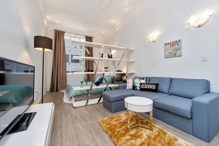 Photo of property in Guardian Apartments, 520/105 Queen Street, Auckland Central, Auckland, 1010