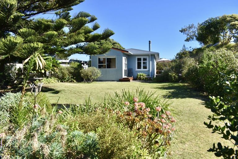 Photo of property in 16 Koromiko Street, Otaki Beach, Otaki, 5512