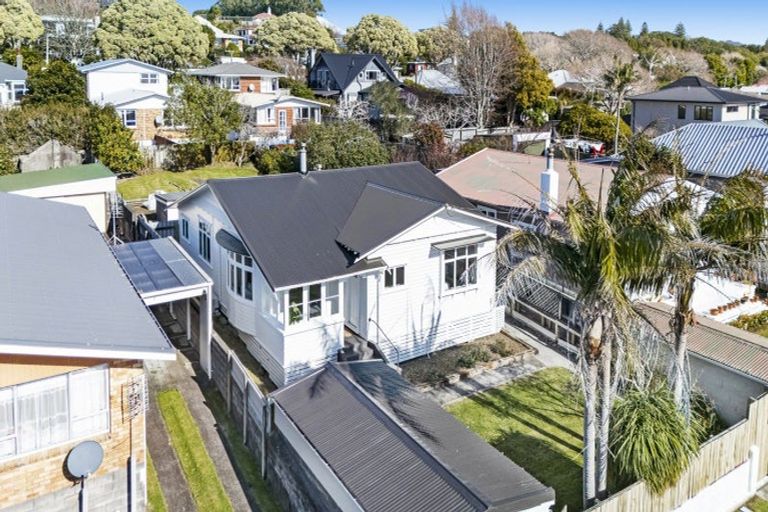 Photo of property in 100 Lemon Street, New Plymouth, 4312
