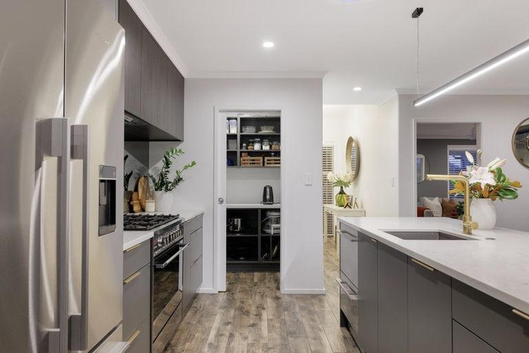 Photo of property in 21 Kahuparere Crescent, Pyes Pa, Tauranga, 3112