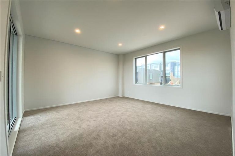 Photo of property in 15 Ceramic Lane, New Lynn, Auckland, 0600