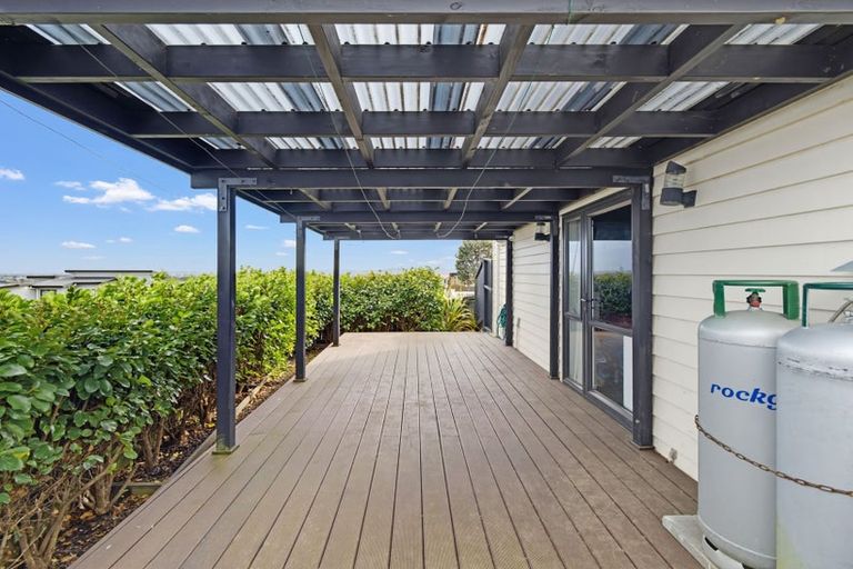Photo of property in 126 Keri Vista Rise, Papakura, 2110