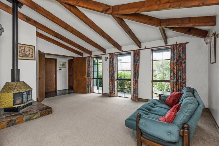 Photo of property in 11 Deakin Place, Clive, 4102