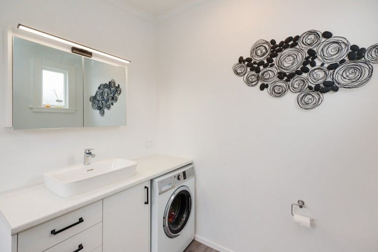 Photo of property in 70 Milson Line, Milson, Palmerston North, 4414