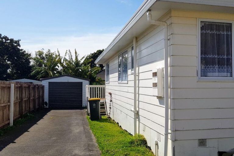 Photo of property in 2/72 Palmers Road, Clendon Park, Auckland, 2103