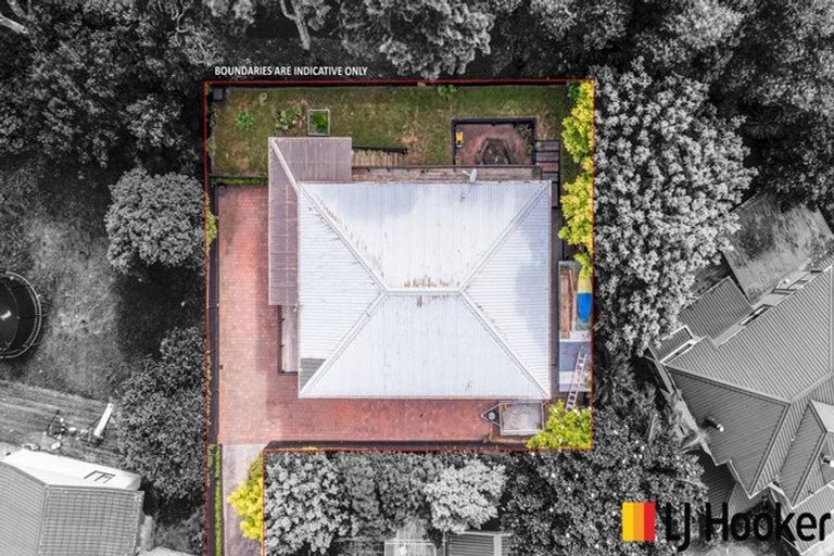 Photo of property in 2/187 Carnoustie Drive, Wattle Downs, Auckland, 2103