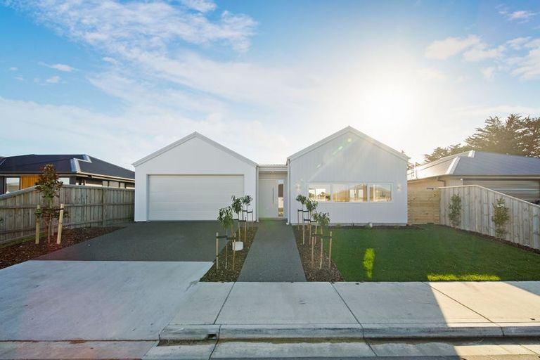 Photo of property in 53 Mehrtens Crescent, Woodend, 7691