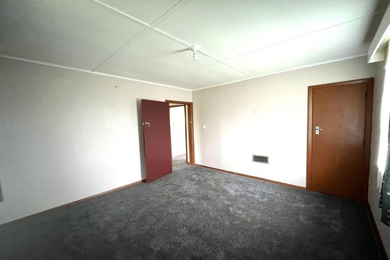 Photo of property in 7 Cumberland Grove, Cannons Creek, Porirua, 5024