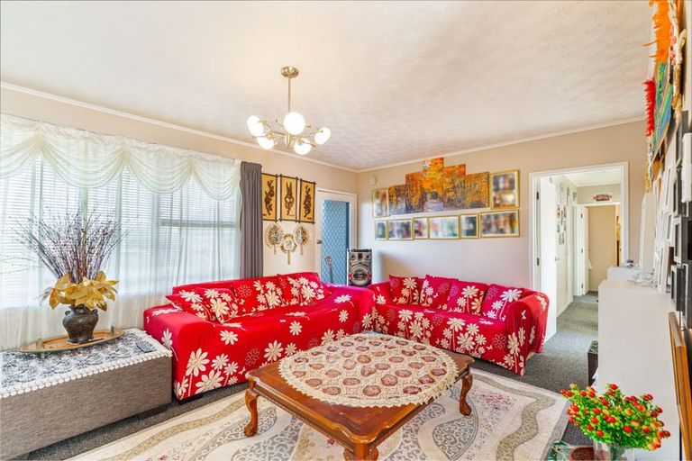 Photo of property in 18 Blue Way, Glendene, Auckland, 0602