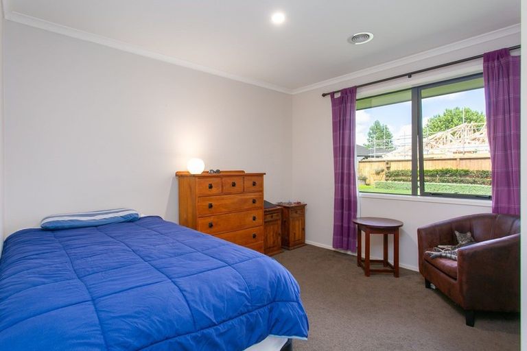 Photo of property in 15 Twin Willow Close, Cambridge, 3434