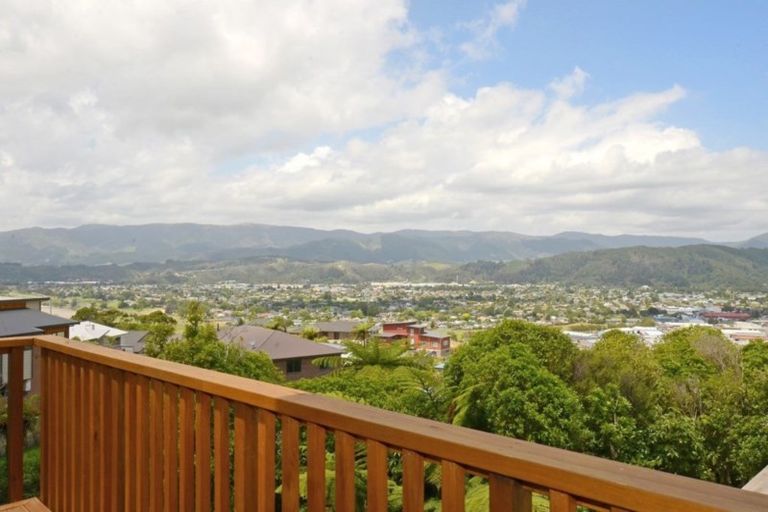 Photo of property in 15 Swain Grove, Riverstone Terraces, Upper Hutt, 5018